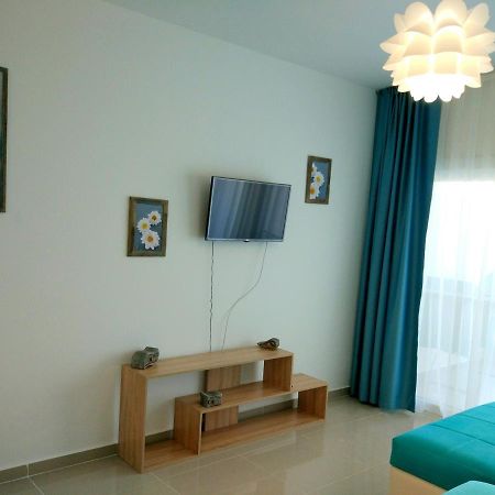 Blue Apartment In 5* Ceasar Resort Trikomo Exterior photo