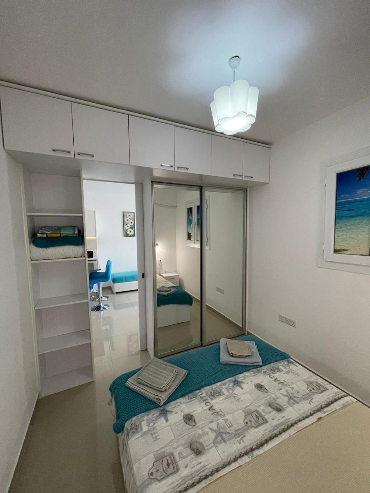 Blue Apartment In 5* Ceasar Resort Trikomo Exterior photo