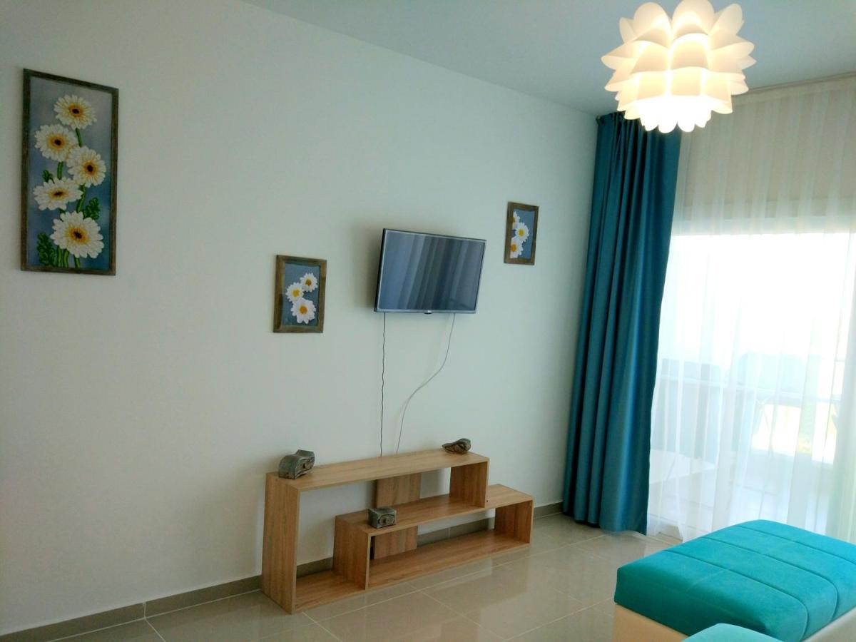 Blue Apartment In 5* Ceasar Resort Trikomo Exterior photo